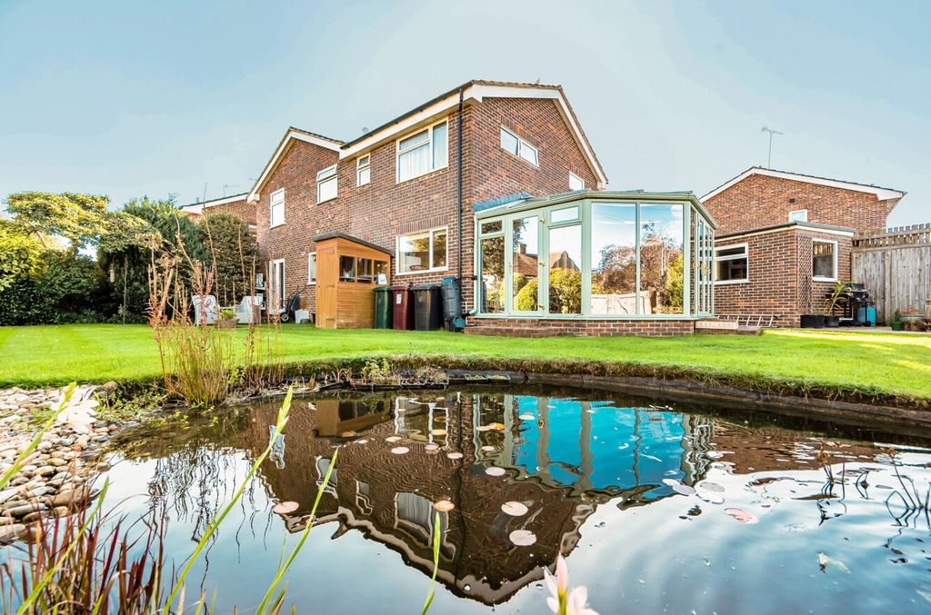 Property photo 2 of 20