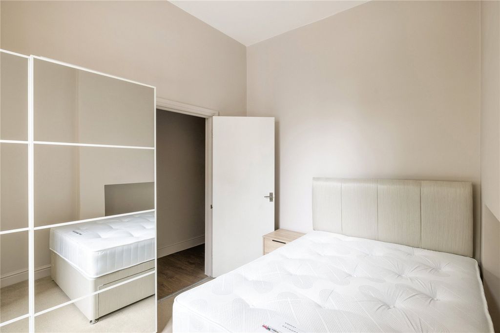 Property photo 3 of 17 Picture No. 14