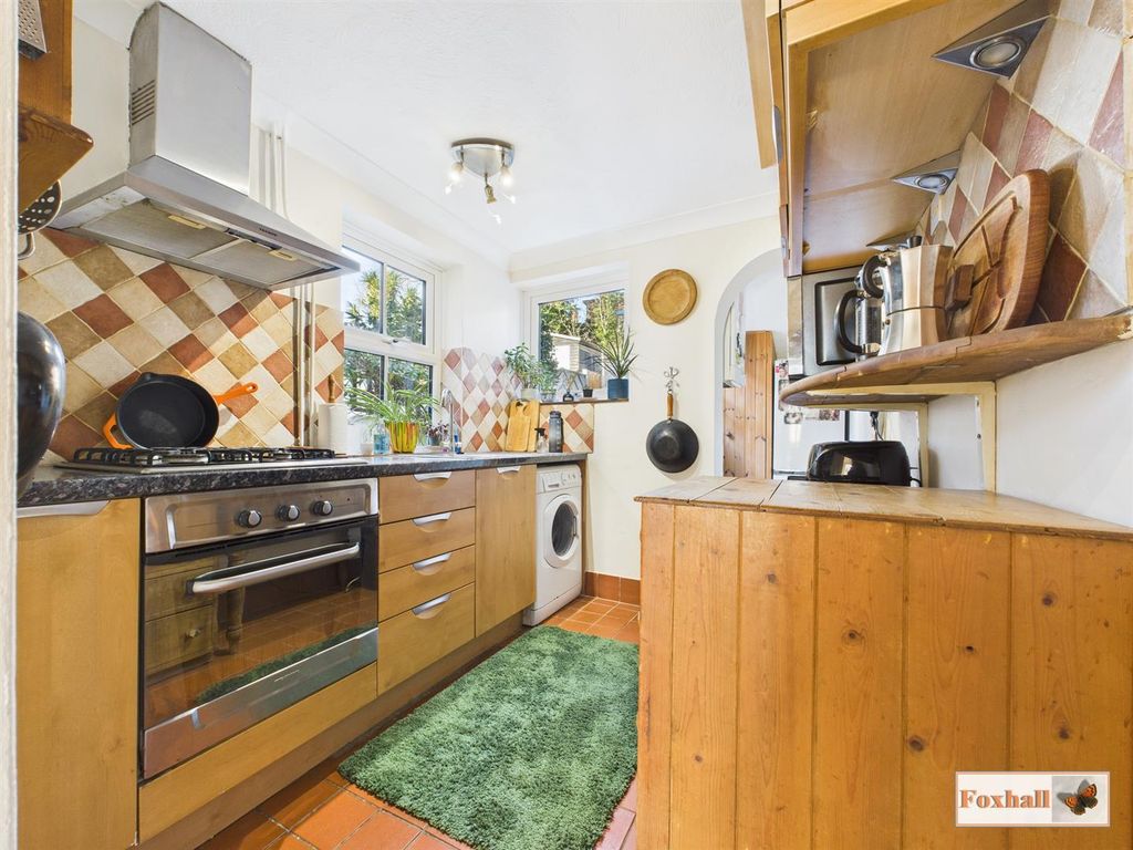 Property photo 3 of 16 Kitchen