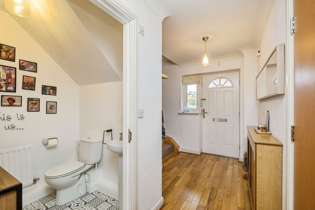 Property photo 2 of 17 Photo