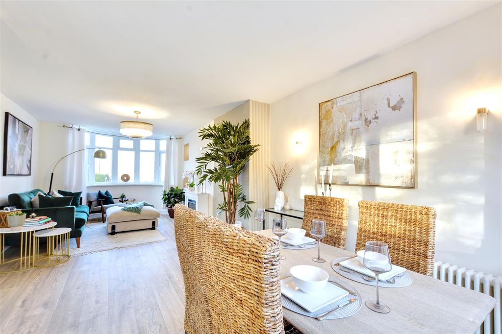 Property photo 3 of 70 Open Planned Kitchen Living_6.Jpeg