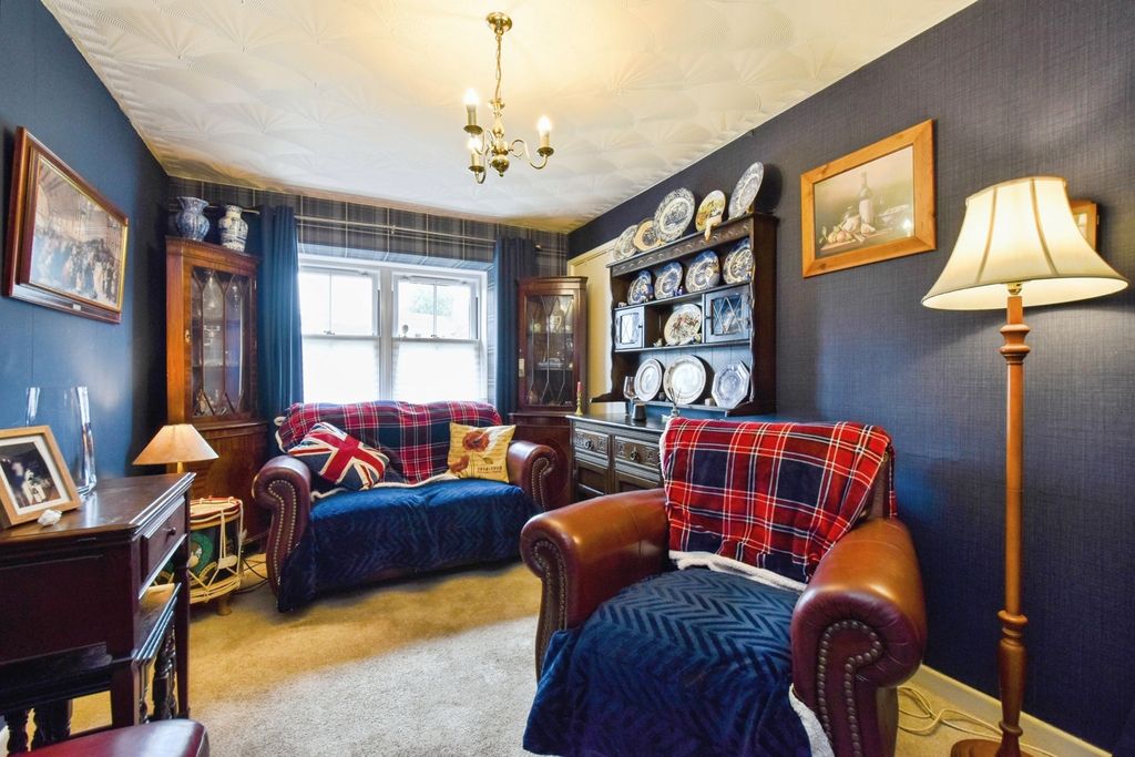 Property photo 3 of 17 Photo