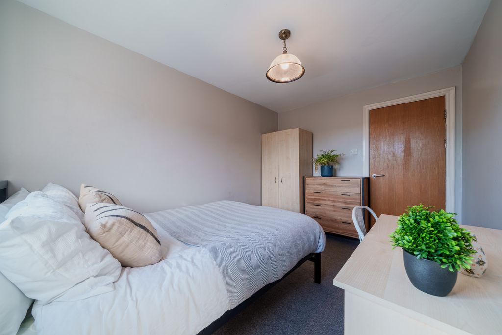 Property photo 3 of 10 Photo 2