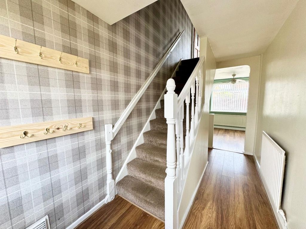 Property photo 2 of 13 Hallway