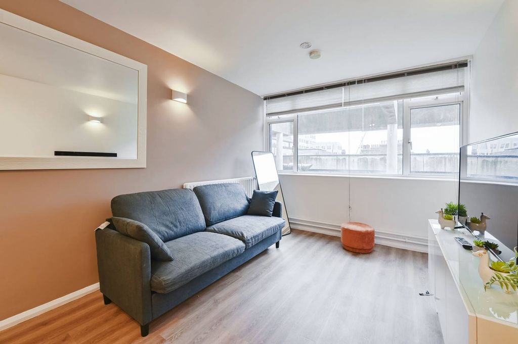 Property photo 2 of 5