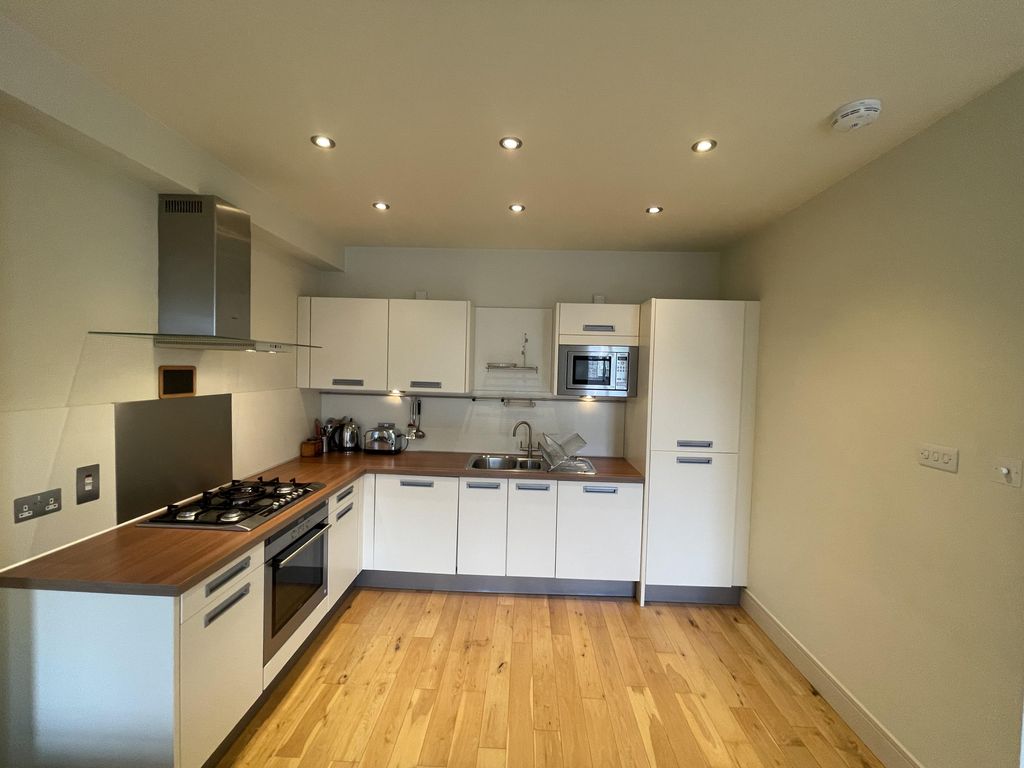 Property photo 2 of 11 Kitchen