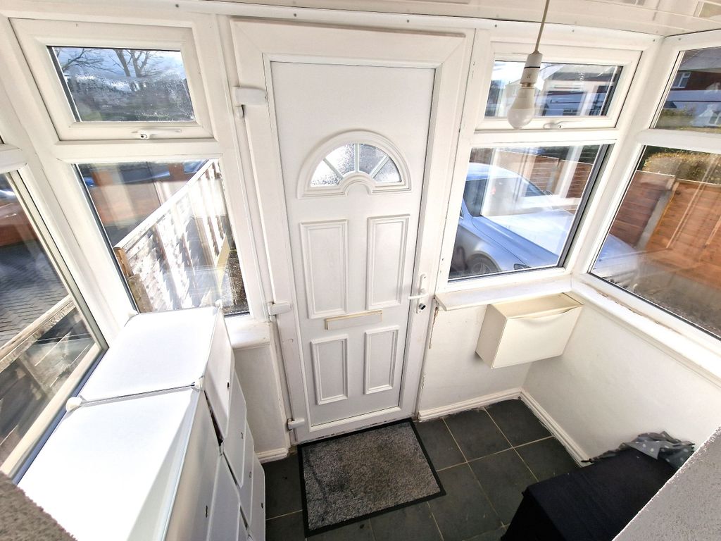 Property photo 2 of 27