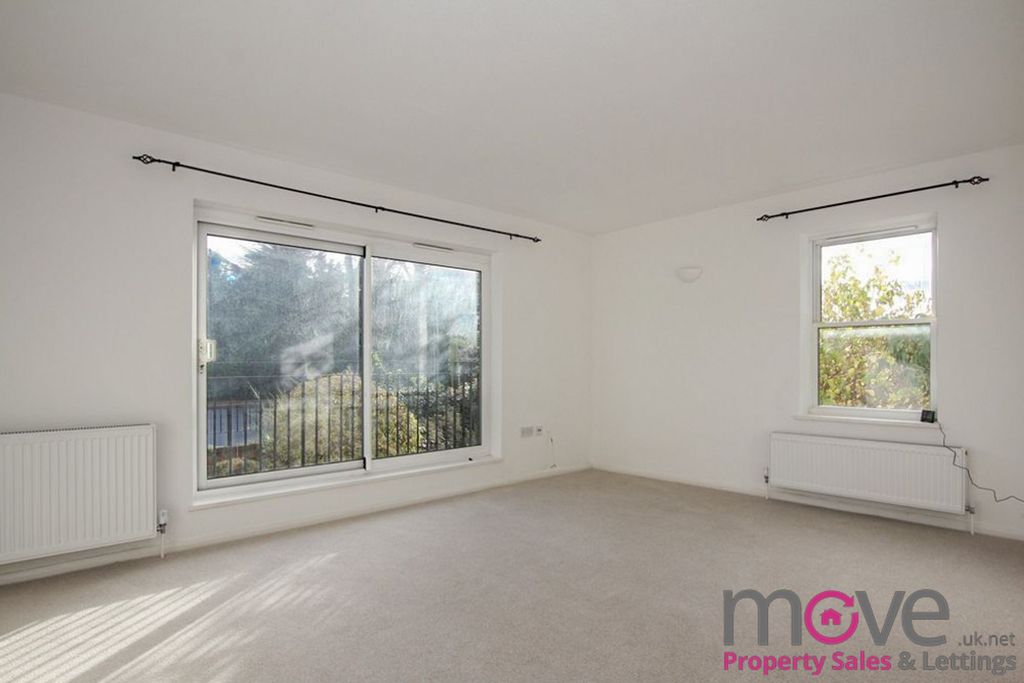 Property photo 3 of 8 Photo 7