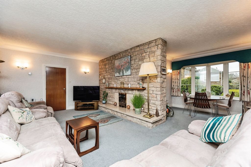 Property photo 3 of 23