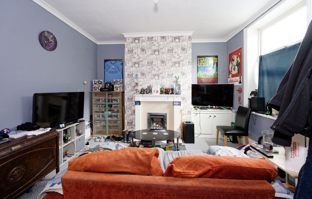 Property photo 3 of 19