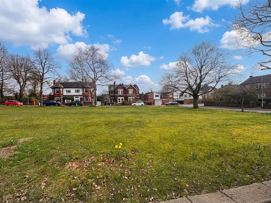 Property photo 2 of 33