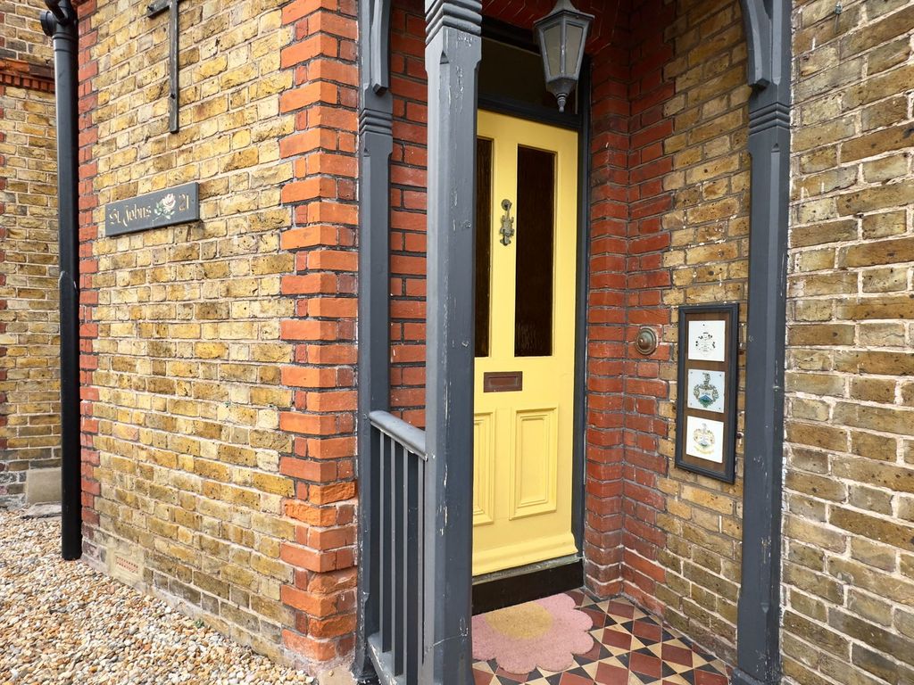 Property photo 2 of 47