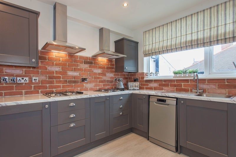 Property photo 2 of 10 Kitchen