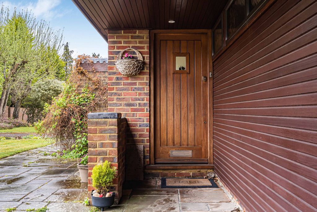 Property photo 2 of 17