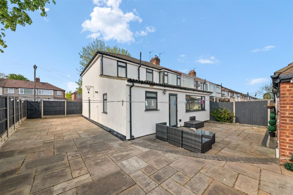 Additional image 20 of 5 bed semi-detached house for saleWhittington Avenue, Hayes UB4