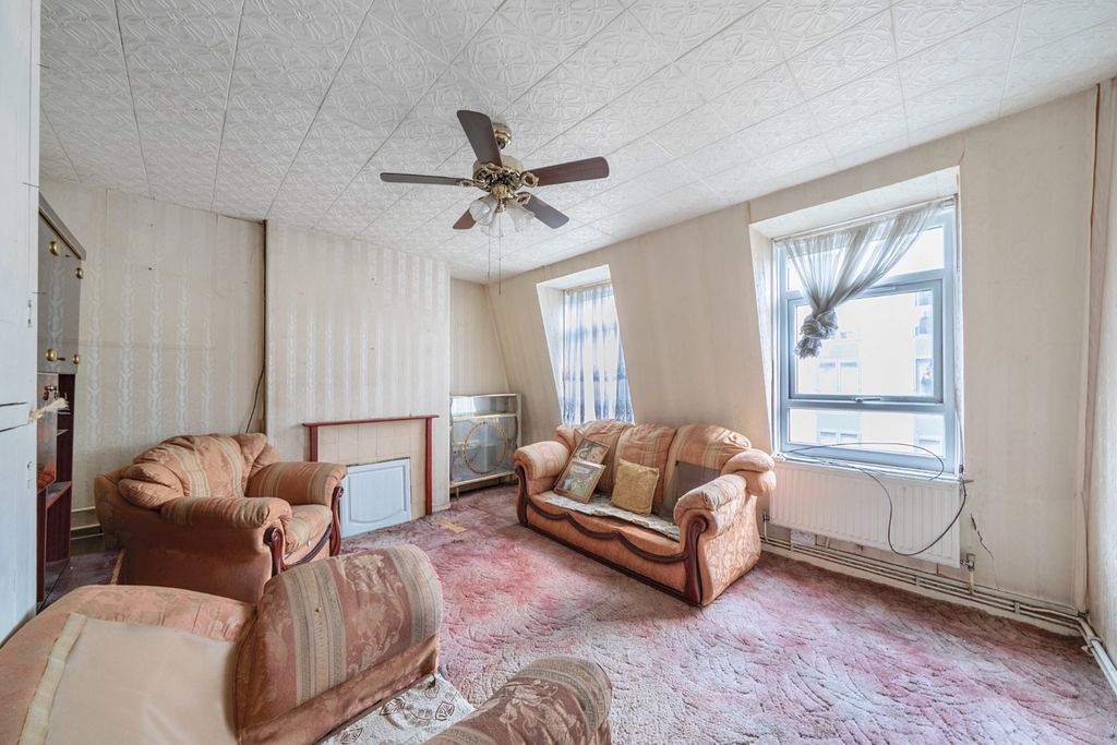 Property photo 2 of 11 Living Area