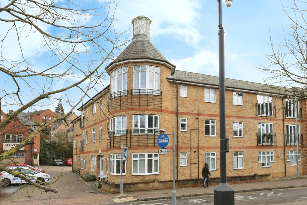 Property photo 1 of 12