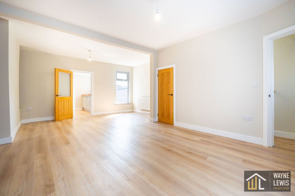 Property photo 2 of 36