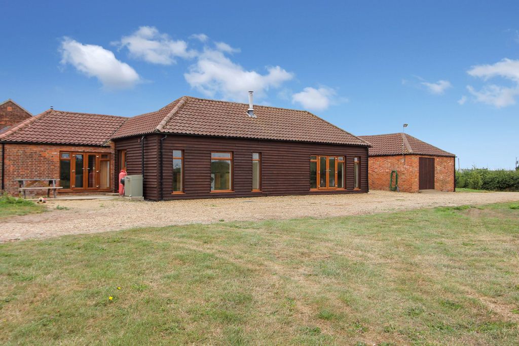 Property photo 2 of 38