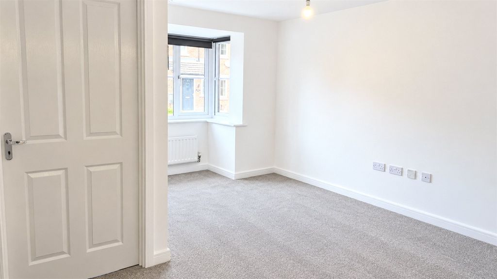Property photo 2 of 15 Picture No. 44