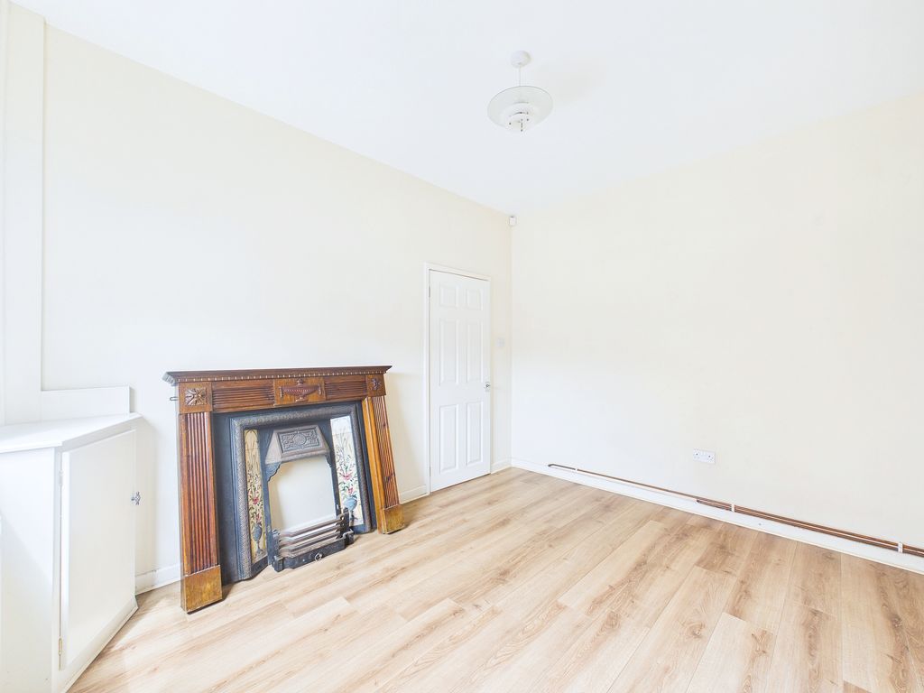 Property photo 3 of 25