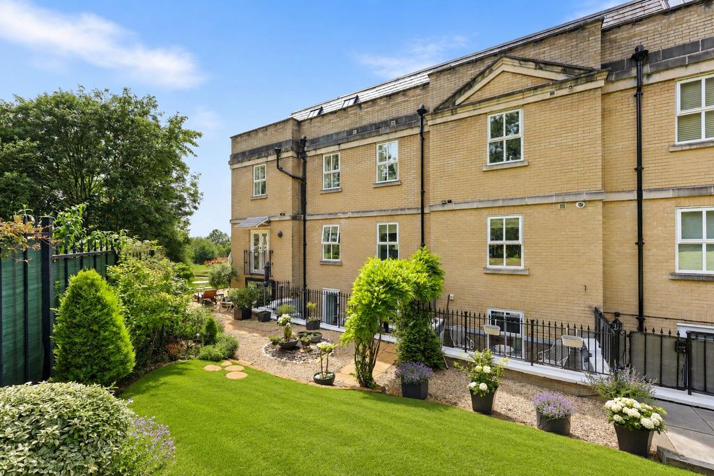 Additional image 32 of 4 bed flat for saleRegents Drive, Repton Park, Woodford Green, Essex IG8