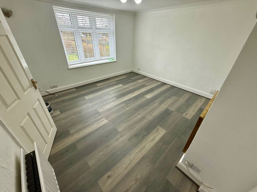 Property photo 3 of 13 Image