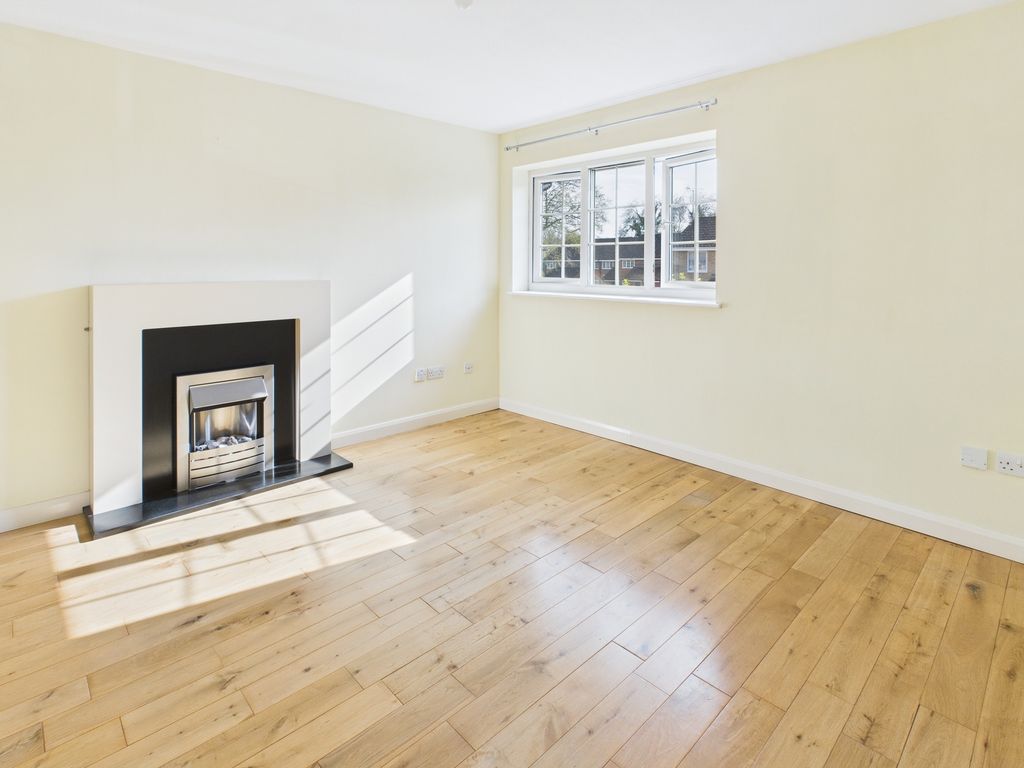 Property photo 3 of 9 Cam02545G0-Pr0379-Still004