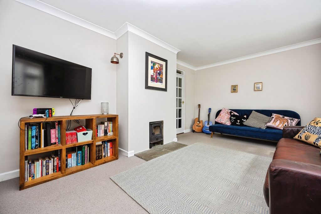Property photo 3 of 33 Photo