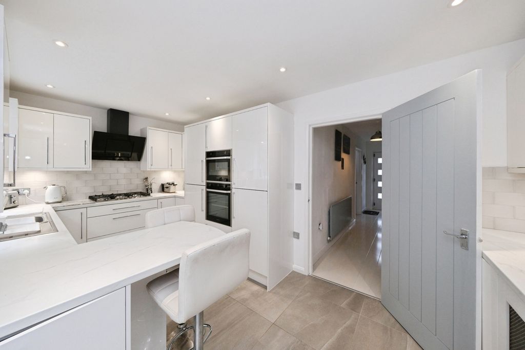 Property photo 2 of 35 Pbox-Img.Jpg