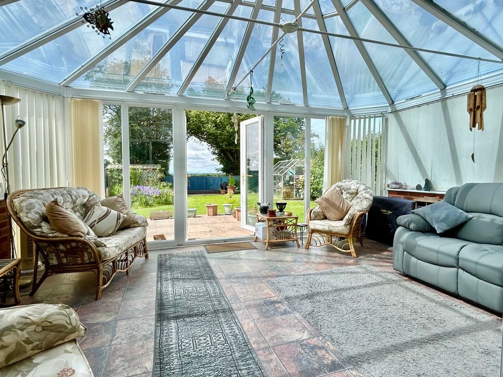 Property photo 3 of 25 Conservatory