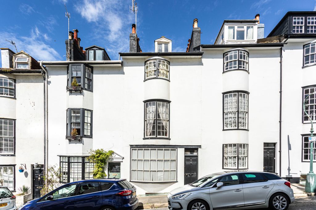 Property photo 1 of 25 1