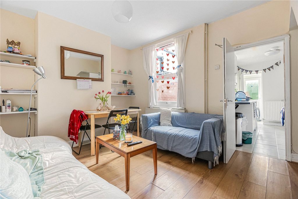 Property photo 3 of 10 Picture No. 05