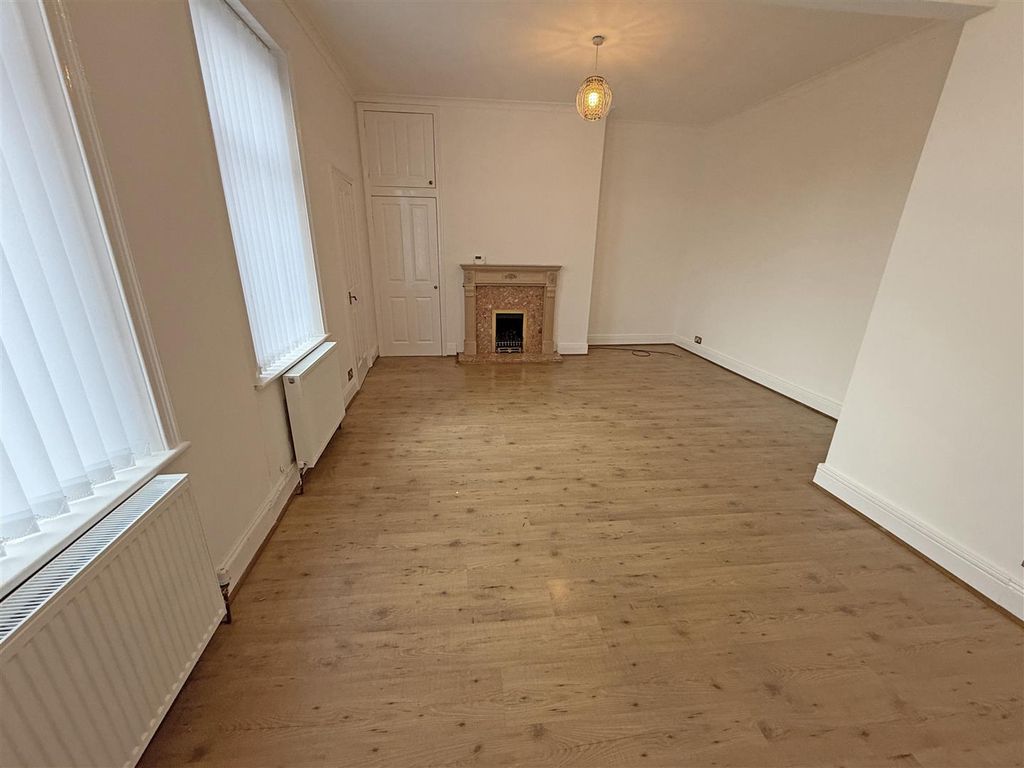 Property photo 2 of 8 Lansdowne Terrace Lounge.Jpg