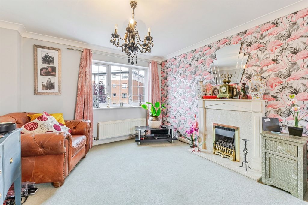 Property photo 2 of 21