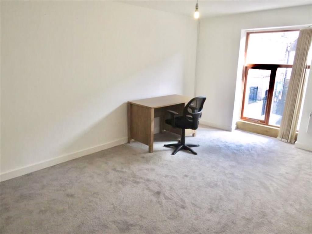 Property photo 3 of 6 Image