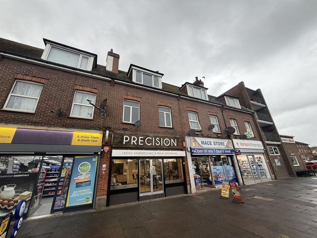 Property photo 1 of 9 01323 438506