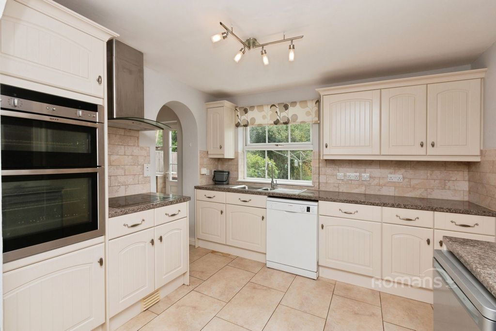 Property photo 2 of 14 Pbox-Img.Jpg