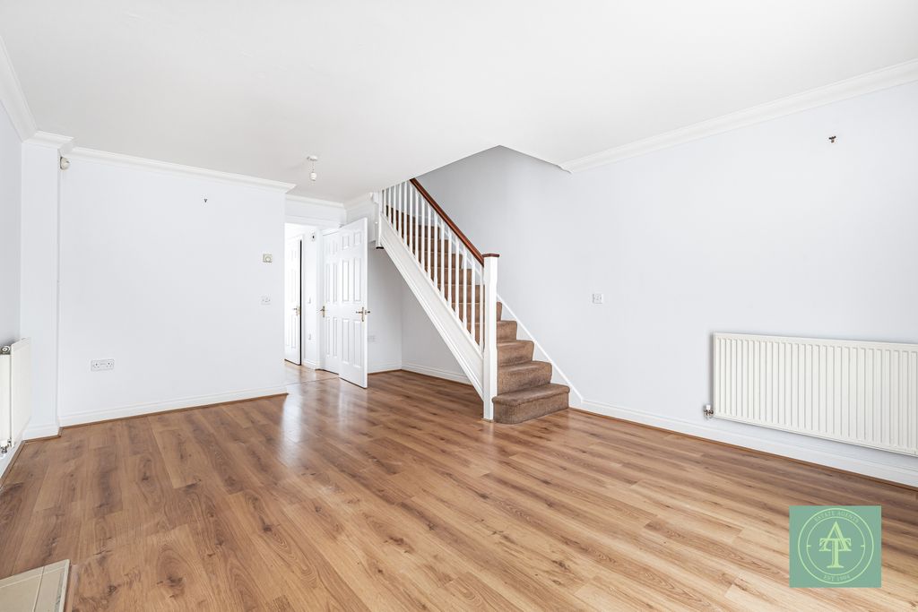 Property photo 3 of 21 Gallery