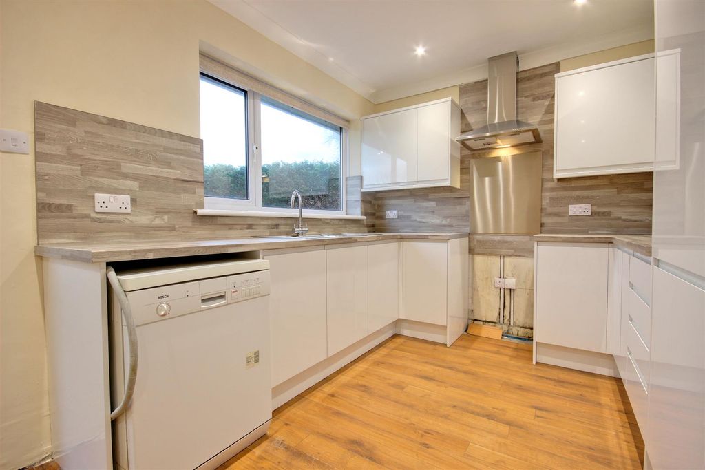 Property photo 3 of 14 Brantingham Close (6).Jpg