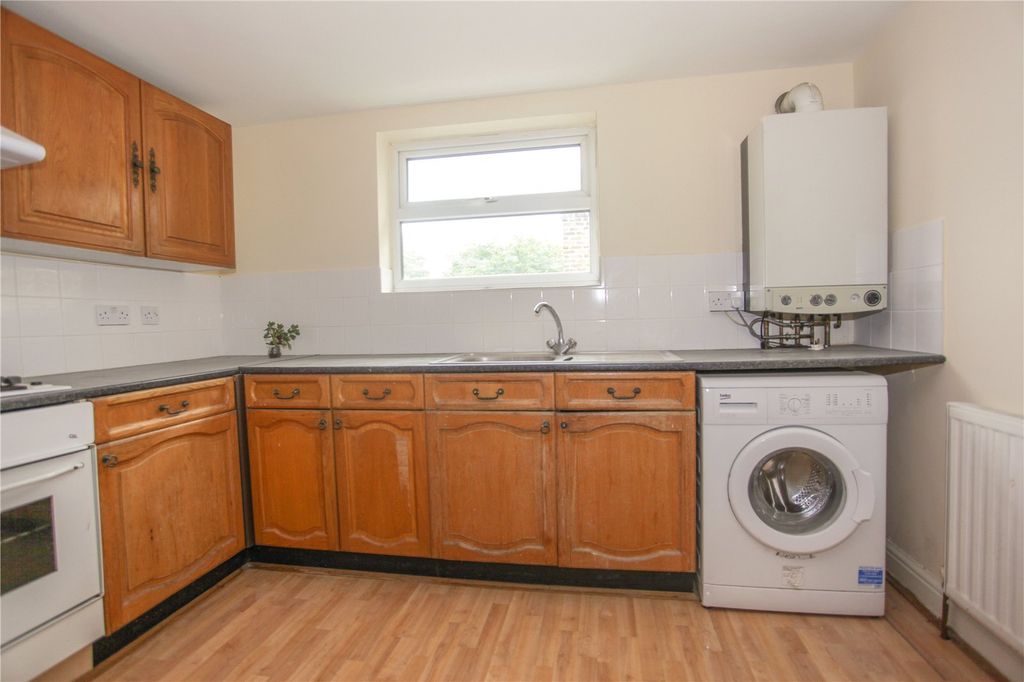Property photo 3 of 12 Kitchen