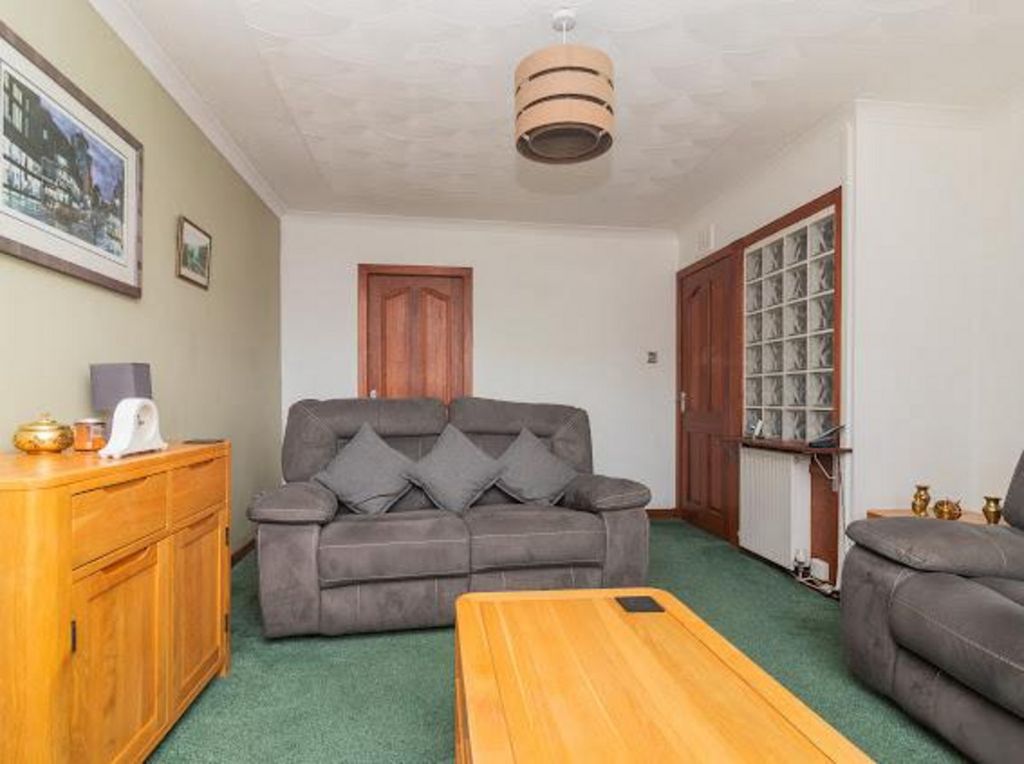 Property photo 3 of 32