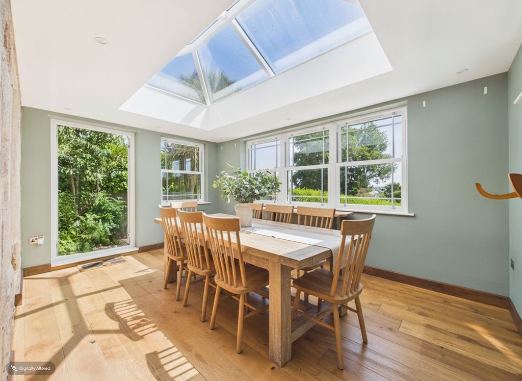 Property photo 3 of 13 Sunroom