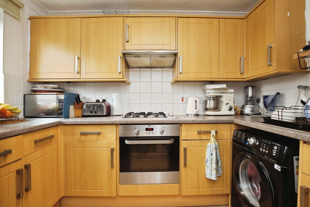 Property photo 3 of 11