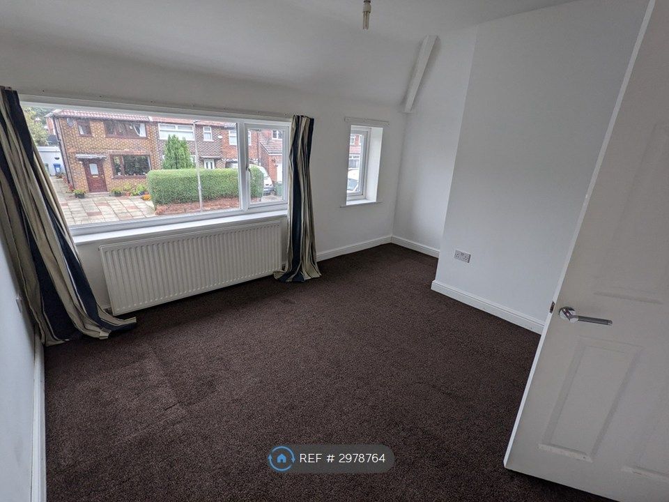 Property photo 3 of 8 Bedroom 1