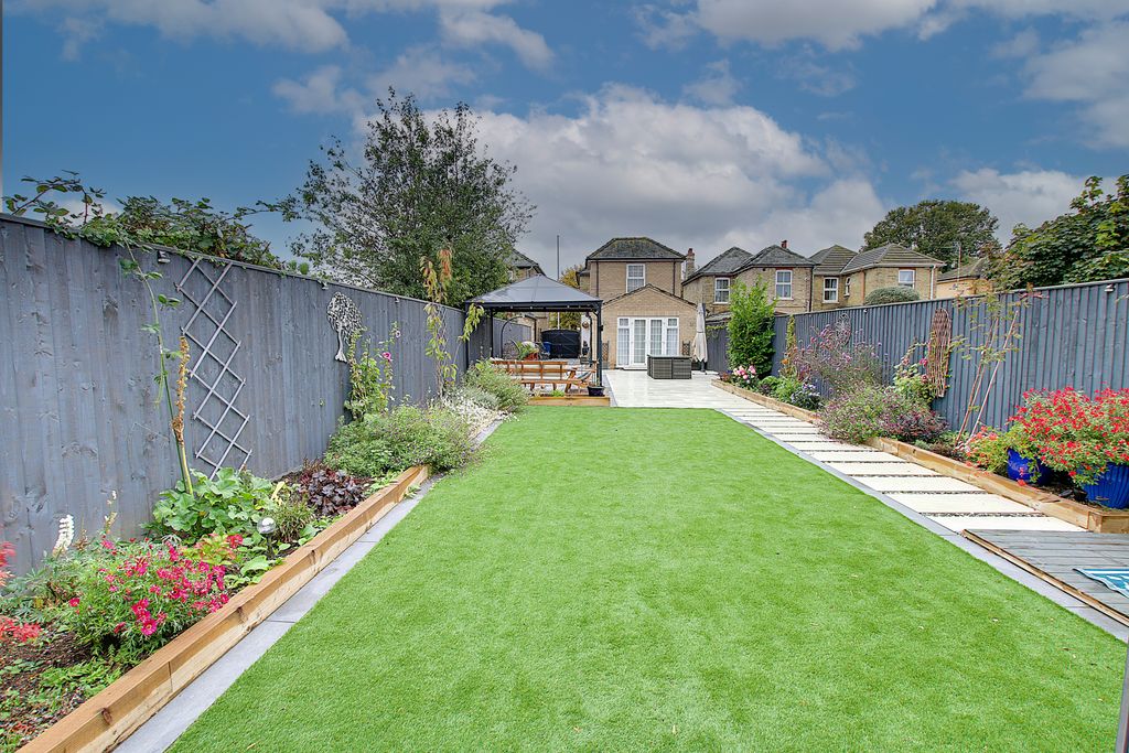 Property photo 1 of 18