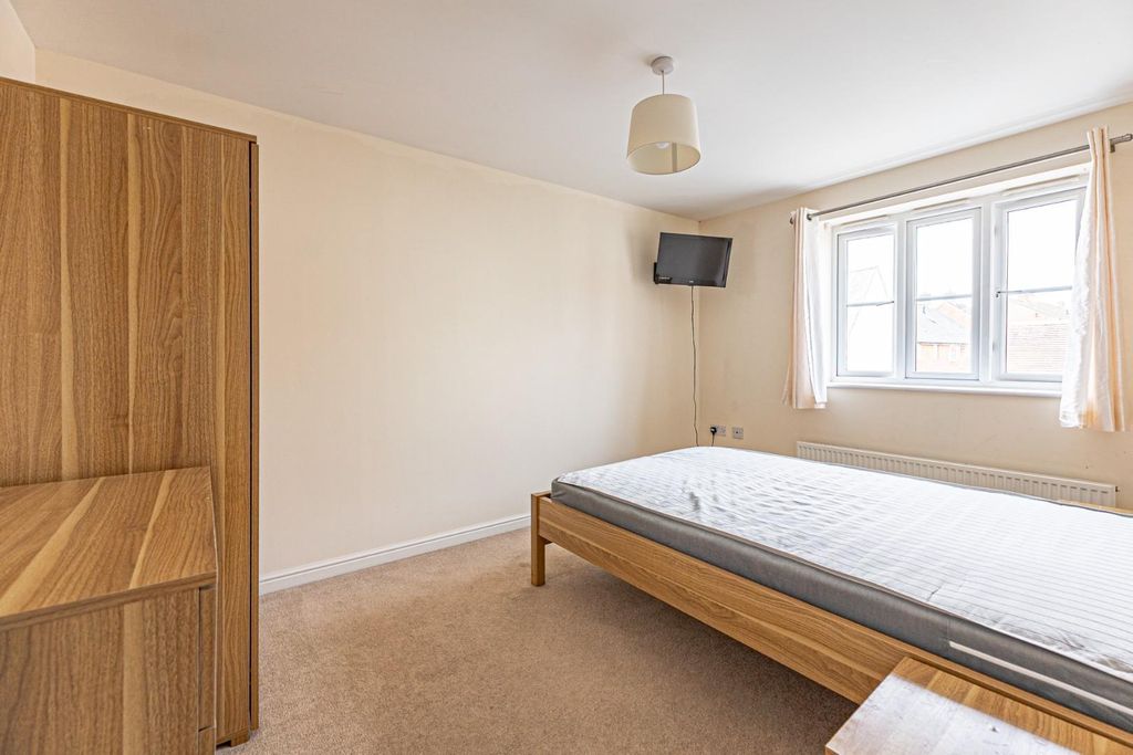 Property photo 2 of 4 Example Room
