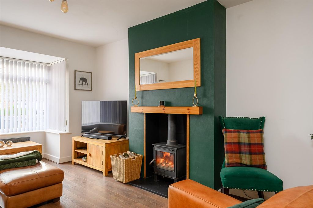 Property photo 2 of 20 Living