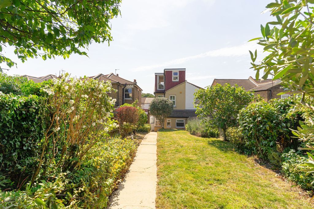 Property photo 1 of 17 Garden