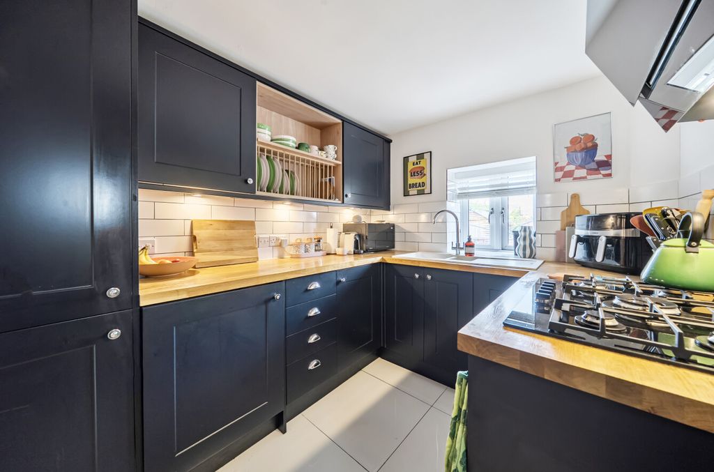Property photo 2 of 13 15222728